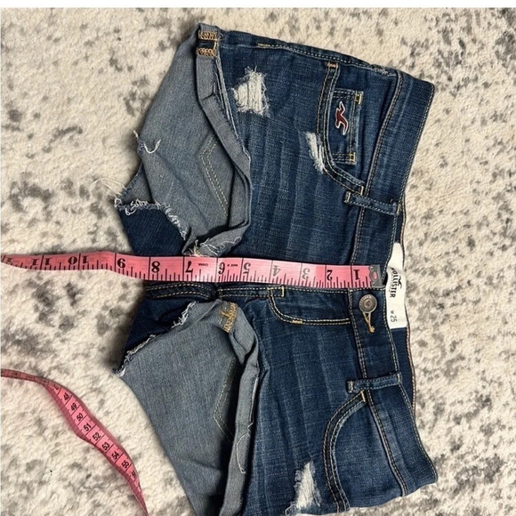 Hollister lot of 2 shorts. Distressed and Mom shorts size 1/25. - Picture 9 of 11
